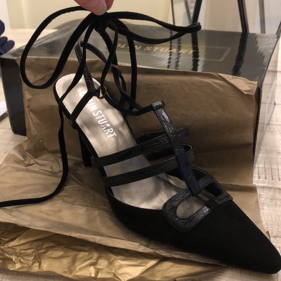 VINTAGE SUEDE LACE UP PUMPS by Colin Stuart - Picture 2 of 15